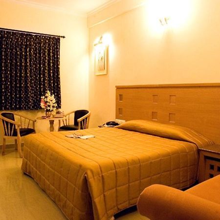 Park Plaza Hotel Kojambuttúr Kültér fotó