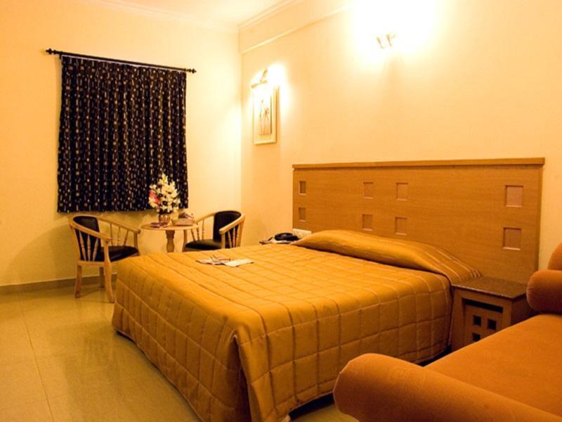 Park Plaza Hotel Kojambuttúr Kültér fotó